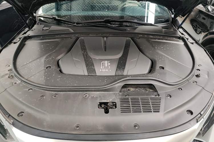 Used BYD Tang New Energy 2025 DM-i 115KM Prestige Model Engine Bay
