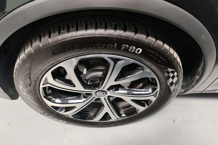 Used BYD Tang New Energy 2025 DM-i 115KM Prestige Model Left Front Wheel Hub