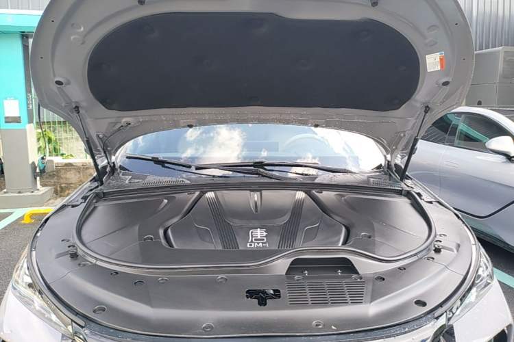 Used BYD Tang New Energy 2025 DM-i 115KM Flagship Model Engine Bay