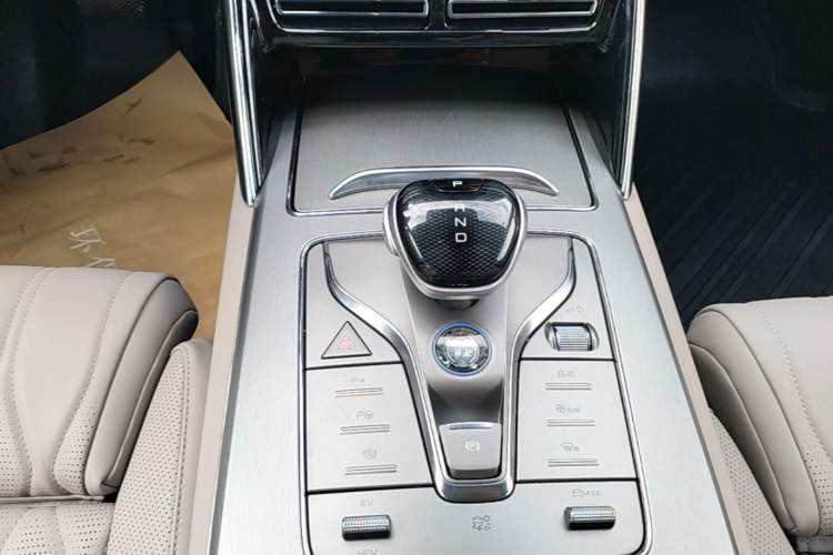 Used BYD Tang New Energy 2025 DM-i 115KM Flagship Model Gear Lever