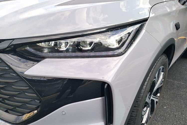 Used BYD Tang New Energy 2025 DM-i 115KM Flagship Model Left Front Headlight
