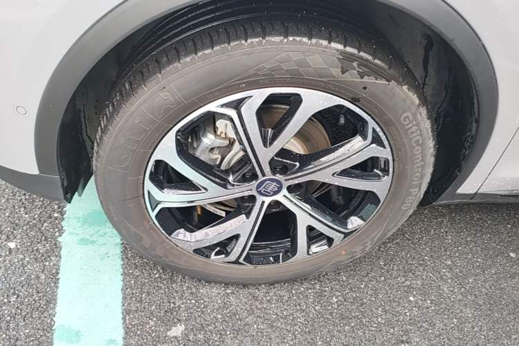 Used BYD Tang New Energy 2025 DM-i 115KM Flagship Model Left Front Wheel Hub
