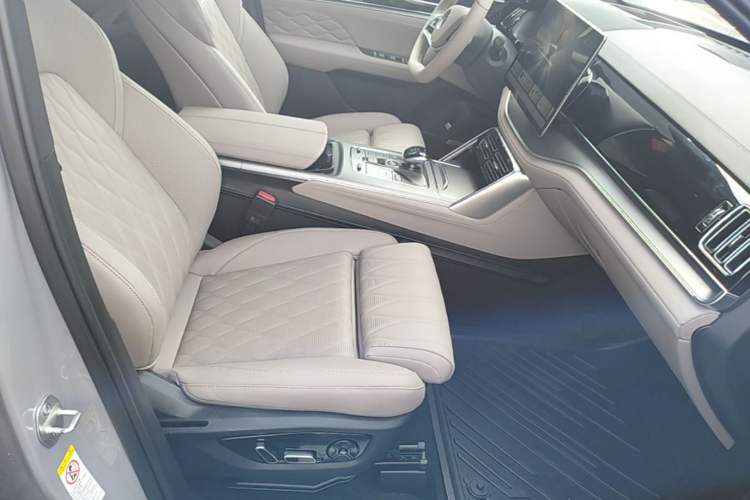 Used BYD Tang New Energy 2025 DM-i 115KM Flagship Model Right Front Seat