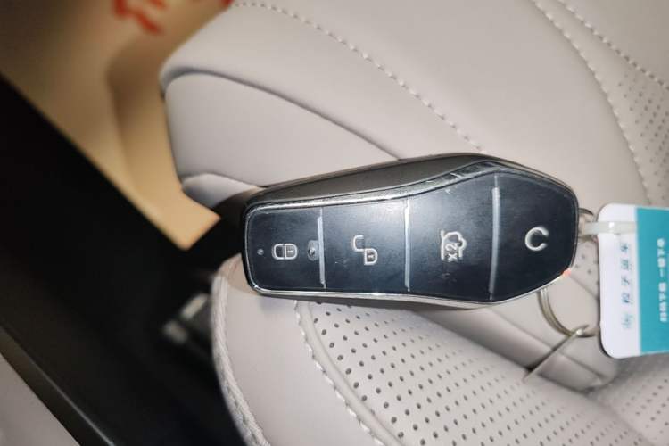 Used BYD Tang New Energy 2025 Intelligent Driving Version DM-i 115KM Flagship Edition Interior 1