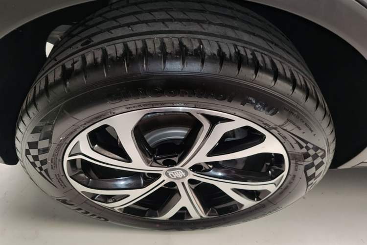 Used BYD Tang New Energy 2025 Intelligent Driving Version DM-i 115KM Flagship Edition Right Rear Wheel Hub