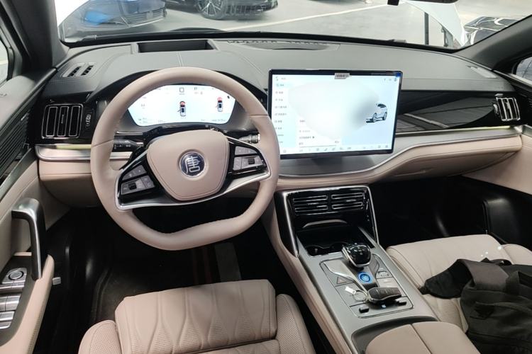 Used BYD Tang New Energy 2025 Intelligent Driving Version DM-i 115KM Flagship Edition Center Console