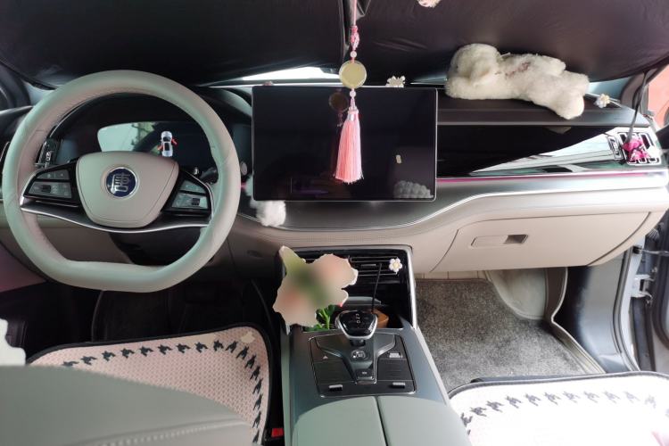 Used BYD Tang New Energy 2025 Intelligent Driving Version DM-i 115KM Prestige Edition Center Console