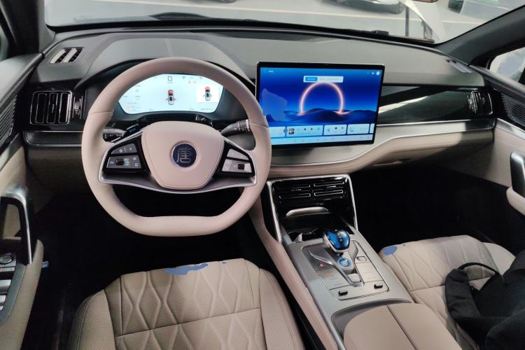 Used BYD Tang New Energy 2025 Intelligent Driving Version DM-i 115KM Prestige Edition Center Console
