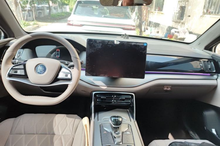 Used BYD Tang New Energy 2025 Intelligent Driving Version DM-i 115KM Prestige Edition Center Console