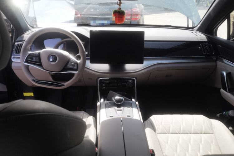 Used BYD Tang New Energy 2025 DM-i 115KM Prestige Model Center Console
