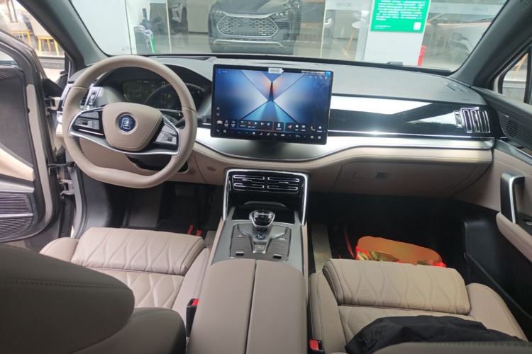 Used BYD Tang New Energy 2025 Intelligent Driving Version DM-i 115KM Flagship Edition Center Console