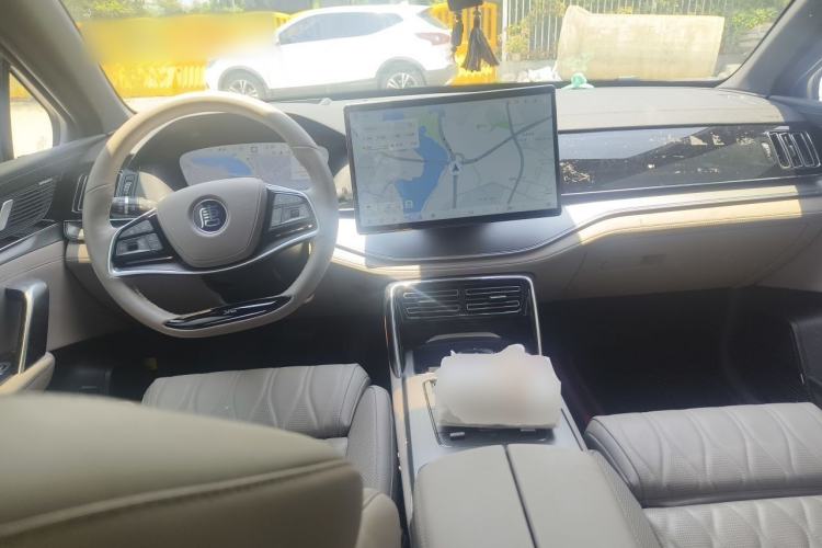 Used BYD Tang New Energy 2025 DM-i 115KM Flagship Model Center Console