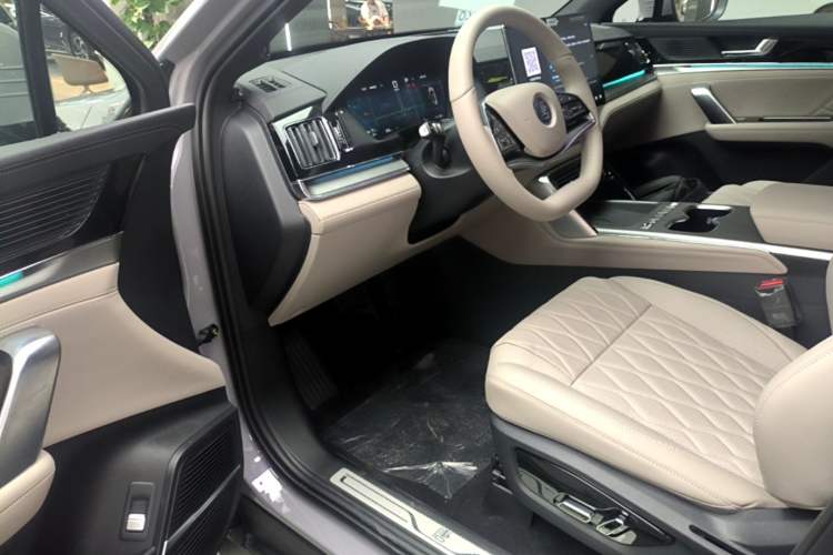 Used BYD Tang New Energy 2025 Model Smart Drive Version DM-i 175KM Deluxe Version Driver Seat