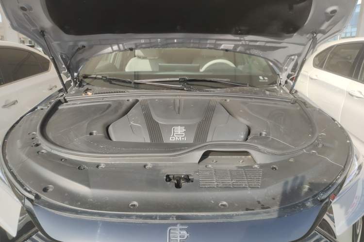 Used BYD Tang New Energy 2025 DM-i 115KM Flagship Model Engine Bay