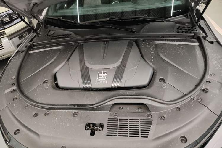 Used BYD Tang New Energy 2025 Intelligent Driving Version DM-i 115KM Prestige Edition Engine Bay