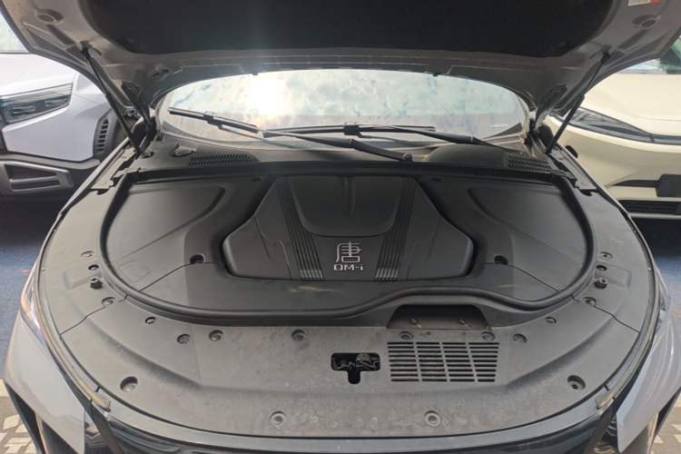 Used BYD Tang New Energy 2025 Intelligent Driving Version DM-i 115KM Flagship Edition Engine Bay