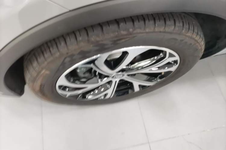 Used BYD Tang New Energy 2025 Intelligent Driving Version DM-i 115KM Flagship Edition Exterior 4