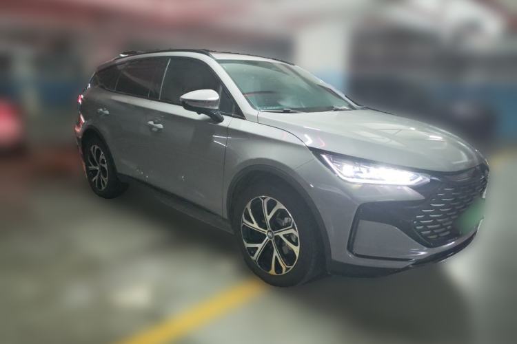 Used BYD Tang New Energy 2025 DM-i 115KM Prestige Model Front Right 45 Deg