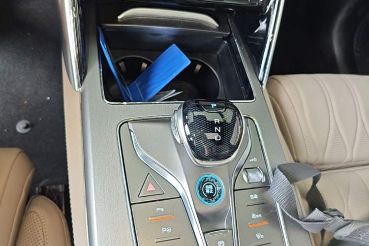 Used BYD Tang New Energy 2025 Intelligent Driving Version DM-i 115KM Flagship Edition Gear Lever
