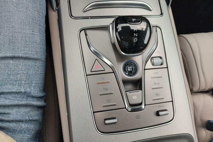 Used BYD Tang New Energy 2025 Intelligent Driving Version DM-i 115KM Flagship Edition Gear Lever