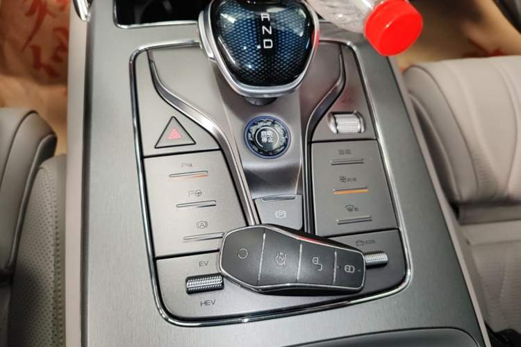 Used BYD Tang New Energy 2025 Intelligent Driving Version DM-i 115KM Flagship Edition Gear Lever