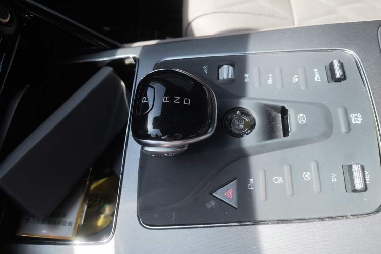 Used BYD Tang New Energy 2025 DM-i 115KM Prestige Model Gear Lever