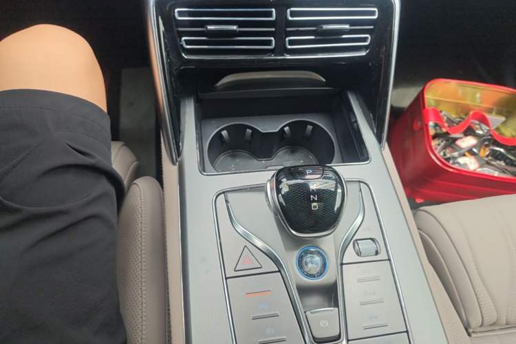 Used BYD Tang New Energy 2025 Intelligent Driving Version DM-i 115KM Flagship Edition Gear Lever