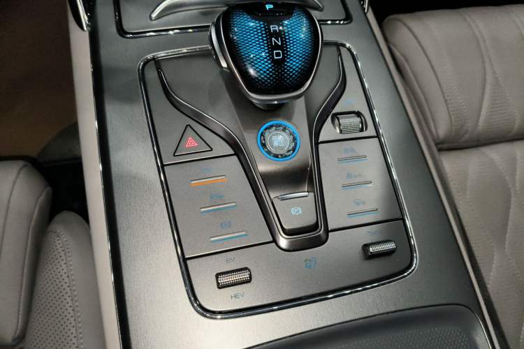 Used BYD Tang New Energy 2025 Intelligent Driving Version DM-i 115KM Flagship Edition Gear Lever