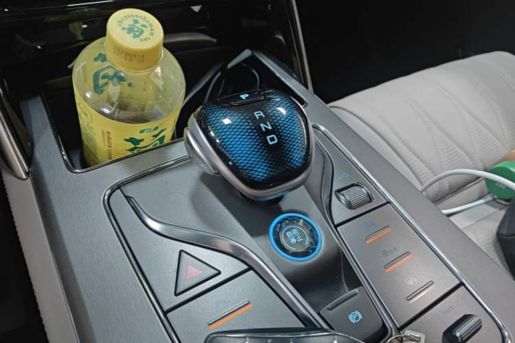 Used BYD Tang New Energy 2025 Intelligent Driving Version DM-i 115KM Prestige Edition Gear Lever