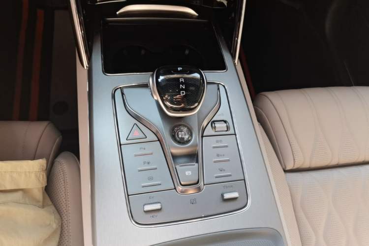Used BYD Tang New Energy 2025 Intelligent Driving Version DM-i 115KM Flagship Edition Gear Lever