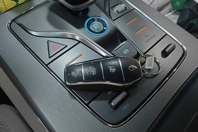 Used BYD Tang New Energy 2025 Intelligent Driving Version DM-i 115KM Prestige Edition Interior 1