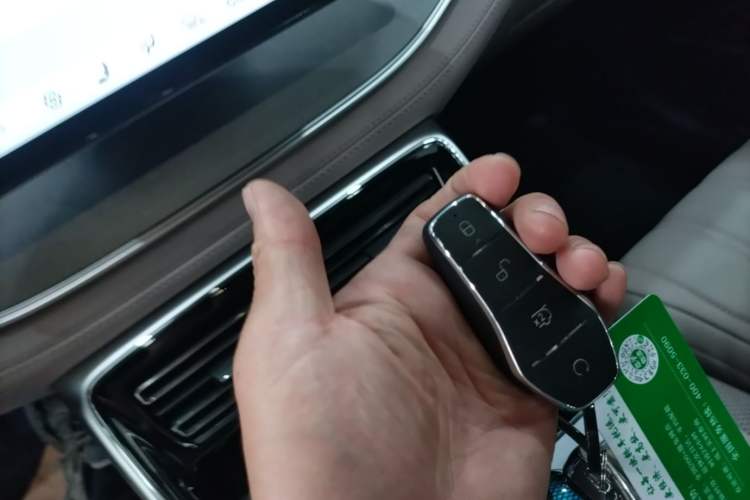 Used BYD Tang New Energy 2025 Intelligent Driving Version DM-i 115KM Flagship Edition Interior 1