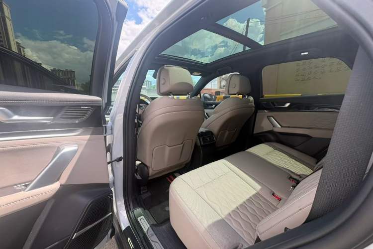 Used BYD Tang New Energy 2025 DM-i 115KM Flagship Model Interior 3