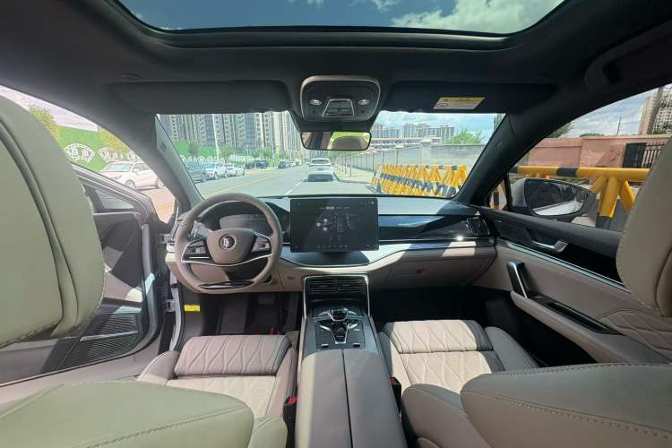 Used BYD Tang New Energy 2025 DM-i 115KM Flagship Model Interior 4