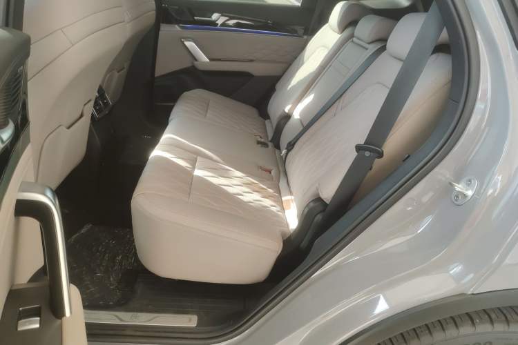 Used BYD Tang New Energy 2025 DM-i 115KM Flagship Model Interior 4