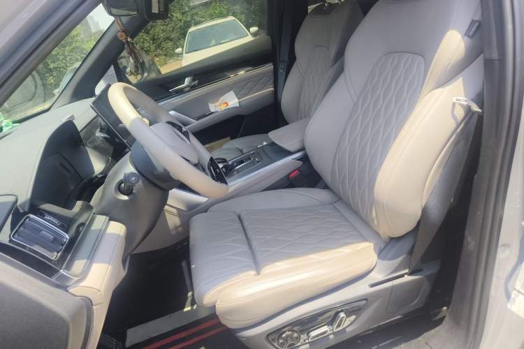 Used BYD Tang New Energy 2025 DM-i 115KM Flagship Model Left Front Seat