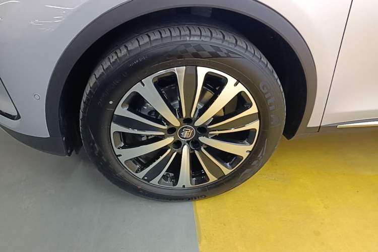 Used BYD Tang New Energy 2025 Model Smart Drive Version DM-i 175KM Deluxe Version Left Front Wheel Hub