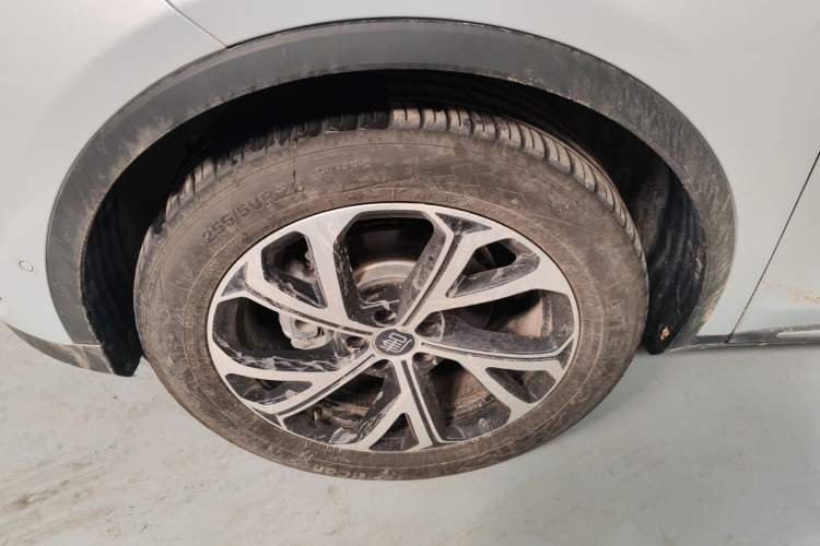 Used BYD Tang New Energy 2025 Intelligent Driving Version DM-i 115KM Prestige Edition Left Front Wheel Hub