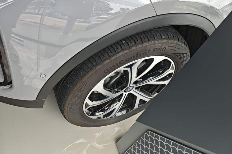 Used BYD Tang New Energy 2025 Intelligent Driving Version DM-i 115KM Flagship Edition Left Front Wheel Hub