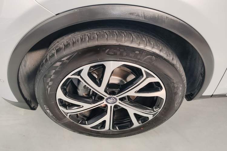 Used BYD Tang New Energy 2025 Intelligent Driving Version DM-i 115KM Flagship Edition Left Front Wheel Hub