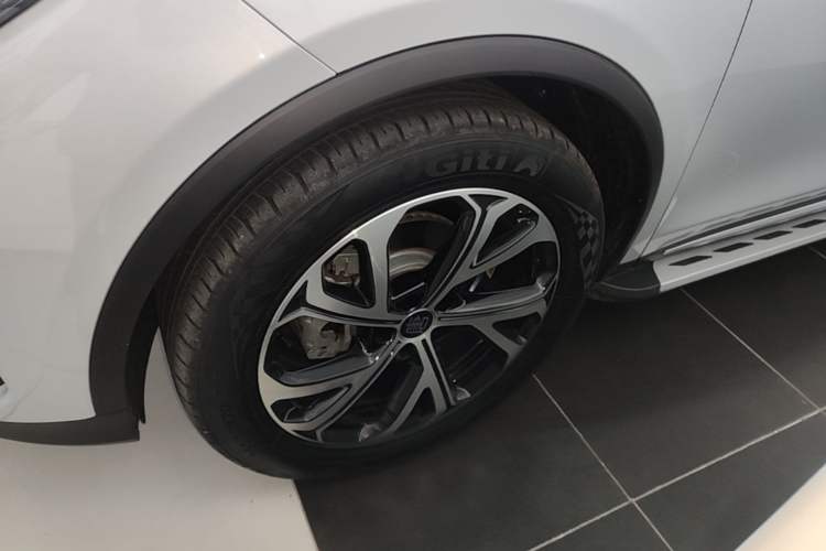 Used BYD Tang New Energy 2025 DM-i 115KM Prestige Model Left Front Wheel Hub
