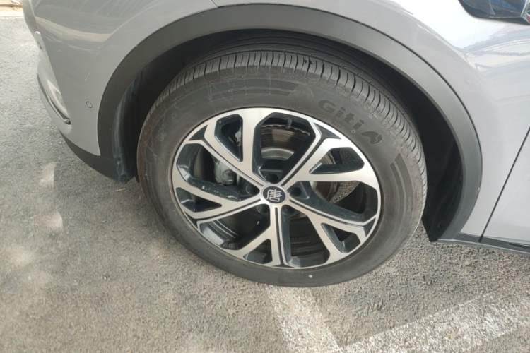 Used BYD Tang New Energy 2025 Intelligent Driving Version DM-i 115KM Flagship Edition Left Front Wheel Hub