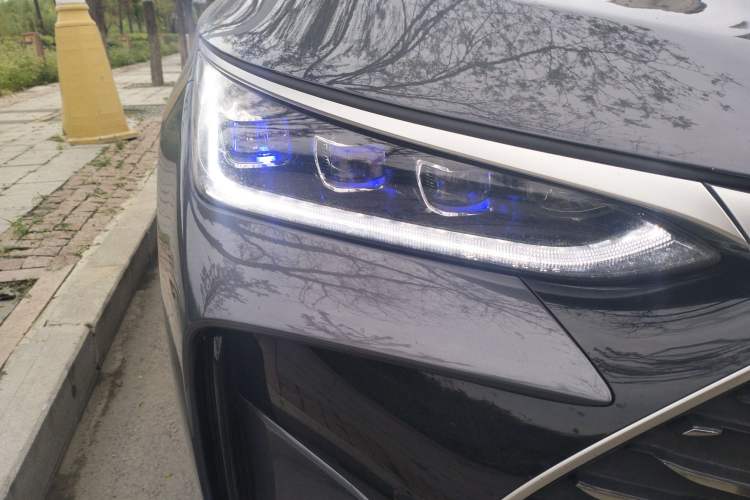 Used BYD Tang New Energy 2025 DM-i 115KM Prestige Model Right Front Headlight