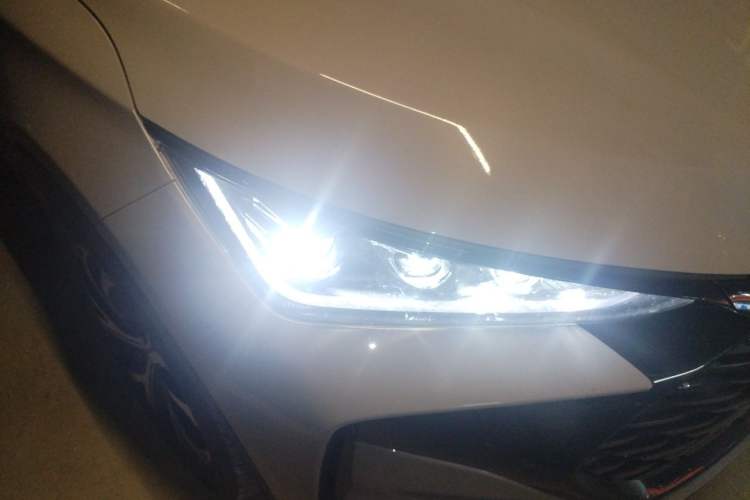 Used BYD Tang New Energy 2025 DM-i 115KM Prestige Model Right Front Headlight