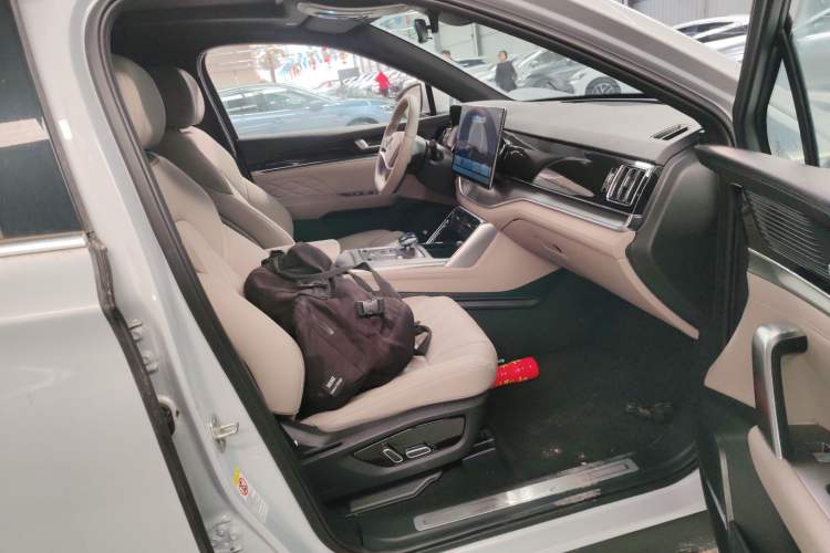 Used BYD Tang New Energy 2025 Intelligent Driving Version DM-i 115KM Prestige Edition Right Front Seat