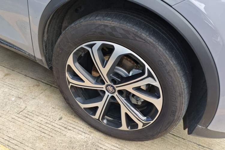 Used BYD Tang New Energy 2025 Intelligent Driving Version DM-i 115KM Prestige Edition Right Front Wheel Hub