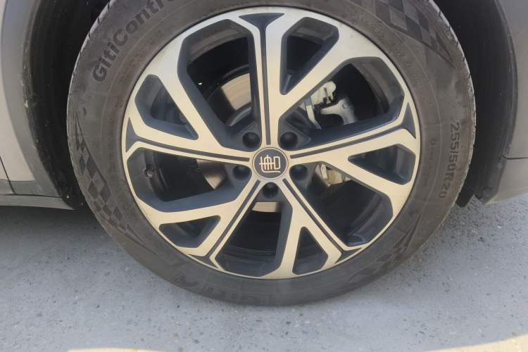 Used BYD Tang New Energy 2025 DM-i 115KM Flagship Model Right Front Wheel Hub