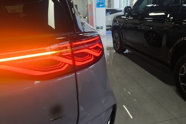 Used BYD Tang New Energy 2025 Intelligent Driving Version DM-i 115KM Flagship Edition Right Rear Taillight