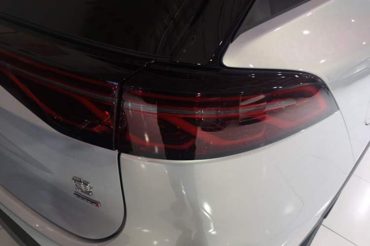 Used BYD Tang New Energy 2025 Model Smart Drive Version DM-i 175KM LiDAR Flagship Version Right Rear Taillight