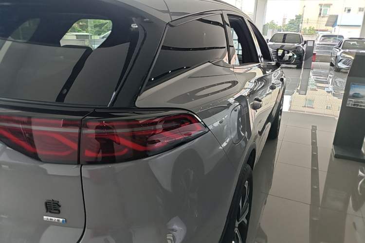 Used BYD Tang New Energy 2025 Intelligent Driving Version DM-i 115KM Flagship Edition Right Rear Taillight